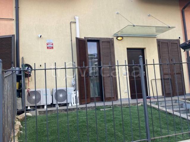 Villa Indipendente in affitto a Somaino, Faloppio