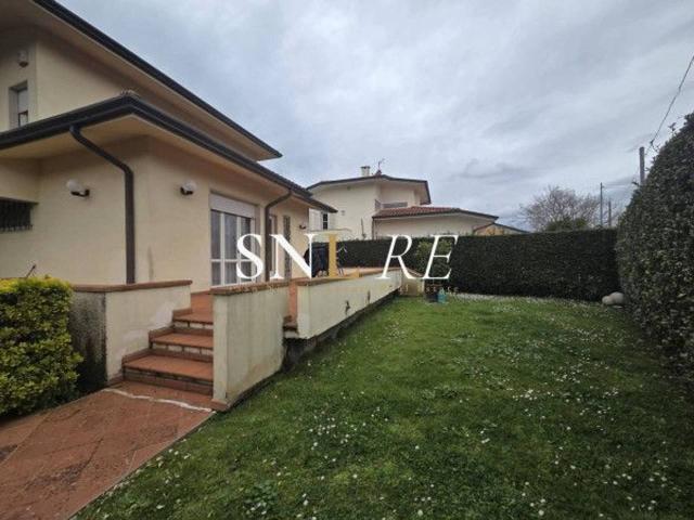 Villa Schiera in affitto a Tonfano, Toscana