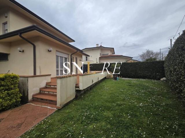 Villa Indipendente in affitto a Tonfano, Toscana