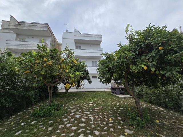 Villa Indipendente in affitto a Pozzuoli, Campania