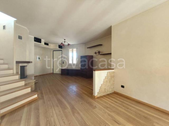 Villa Indipendente in affitto a Provaglio D'iseo, Lombardia