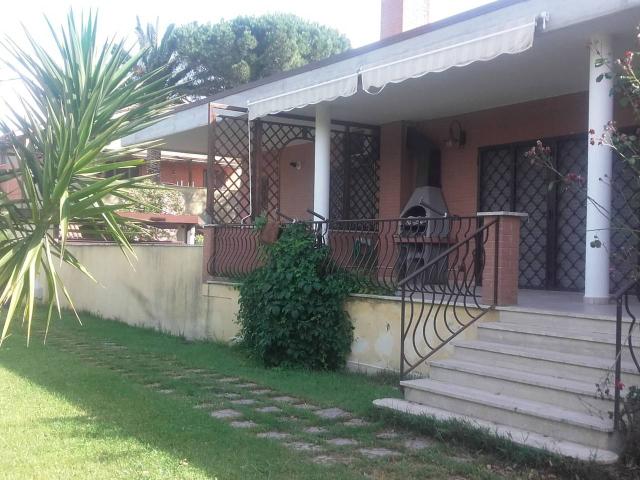 Villa Schiera in affitto a Municipio Roma X, Roma Capitale