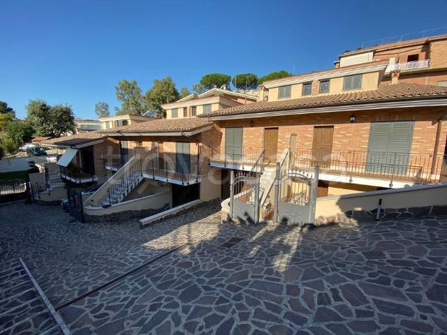Villa Indipendente in affitto a Pantan Monastero, Roma Capitale