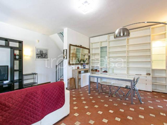 Villa Indipendente in affitto a Municipio Roma X, Roma Capitale