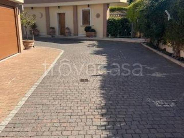 Villa Indipendente in affitto a Casal Lumbroso, Roma Capitale
