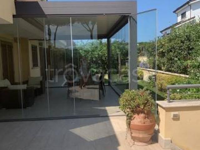 Villa Indipendente in affitto a Casal Lumbroso, Roma Capitale