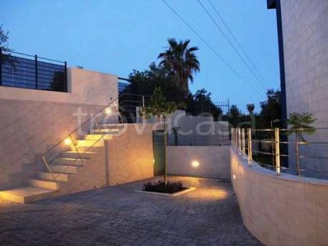 Villa Indipendente in affitto a Belvedere, Siracusa