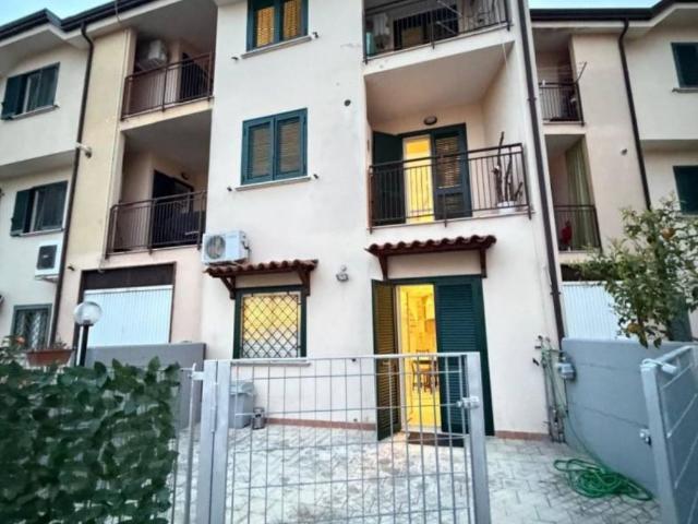 Villa Indipendente in affitto a Teverola, Campania