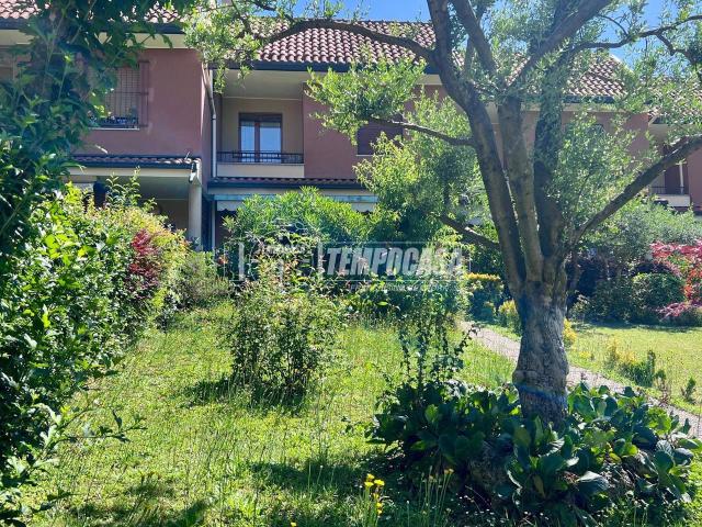 Villa Schiera in affitto a Usmate Velate, Usmate