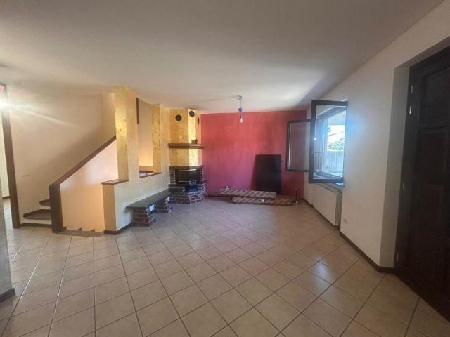 Villa Indipendente in affitto a Vigevano, Lombardia