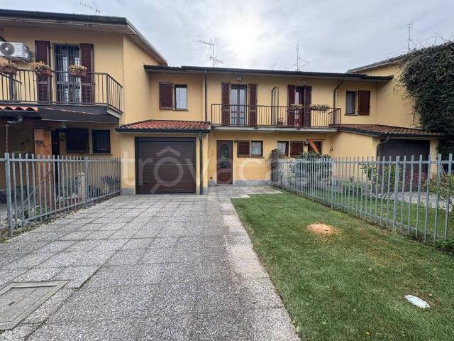 Villa Indipendente in affitto a Vistarino, Lombardia