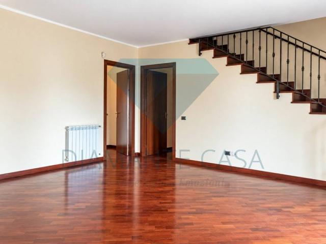 Villa Indipendente in affitto a Aci Catena, Sicilia