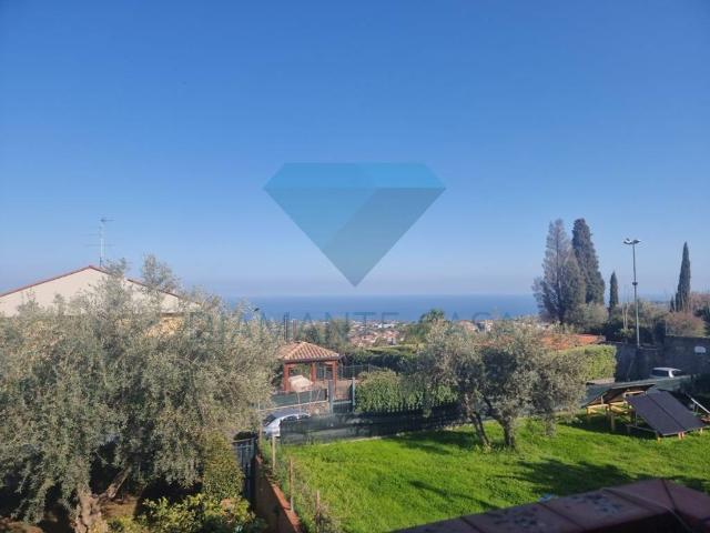 Villa Indipendente in affitto a Aci Catena, Sicilia