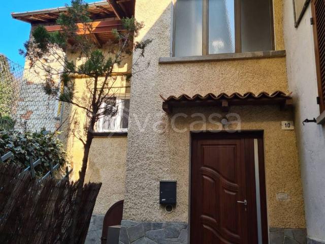 Villa Indipendente in affitto a Comunità Montana del Piambello, Viconago