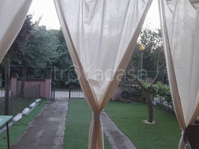 Villa Indipendente in affitto a Lido degli Scacchi, Comacchio
