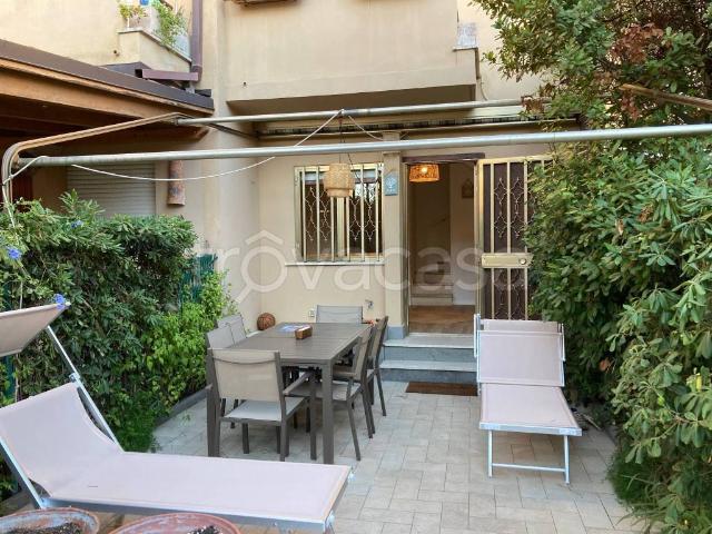 Villa Indipendente in affitto a Fregene, Roma Capitale