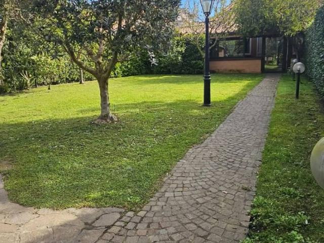 Villa Indipendente in affitto a Marina di San Nicola, Roma Capitale