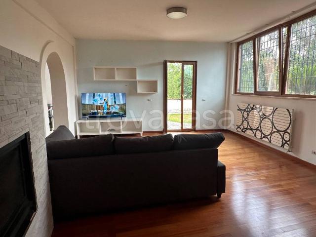 Villa Indipendente in affitto a Laurentum, Roma Capitale