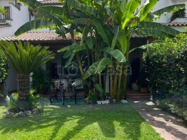 Villa Indipendente in affitto a Tognazzi, Roma Capitale