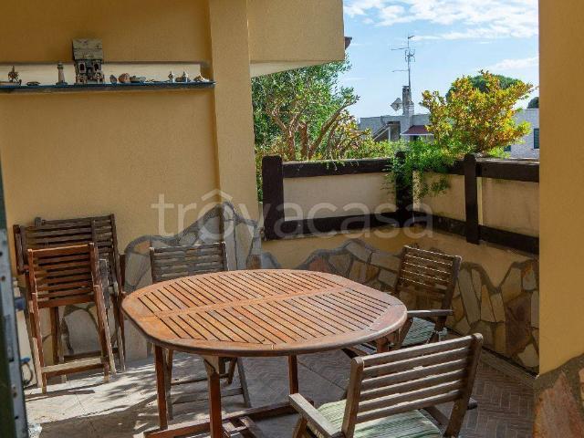 Villa Indipendente in affitto a Lido di Marechiaro, Roma Capitale