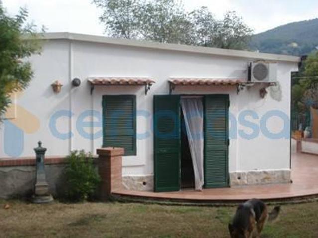 Villa Indipendente in affitto a Pozzuoli, Campania