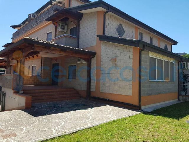Villa Indipendente in affitto a Colle degli Osci, Giugliano In Campania
