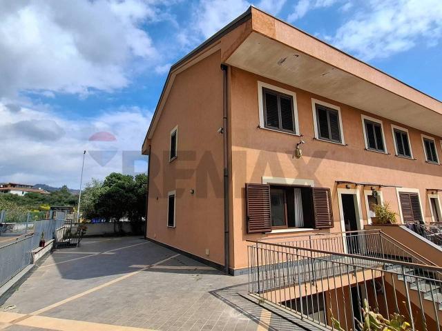 Villa Schiera in vendita a Cannizzaro, Aci Castello