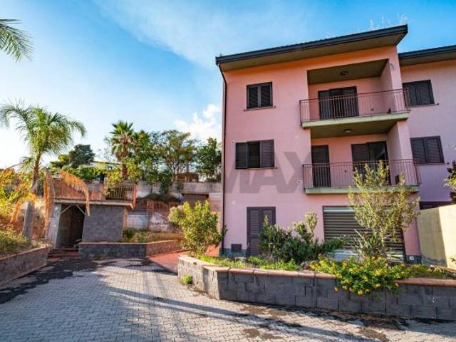 Villa Indipendente in vendita a Ficarazzi, Aci Castello