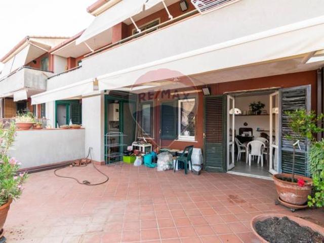 Villa Indipendente in vendita a Aci Catena, Sicilia
