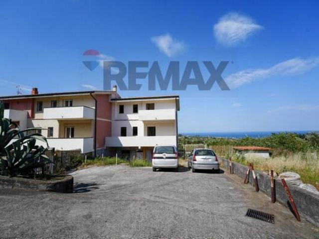 Villa Indipendente in vendita a Vampolieri, Aci Catena