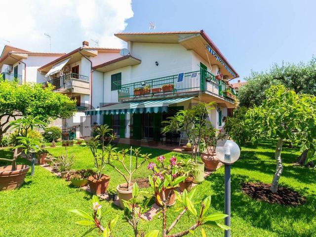 Villa Schiera in vendita a Aci Catena, Sicilia