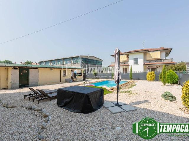 Villa Schiera in vendita a Agnadello, Lombardia