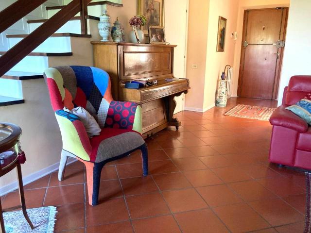 Villa Schiera in vendita a Passo Varano, Marche