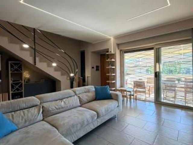 Appartamento in vendita a Piscinari, Roma Capitale