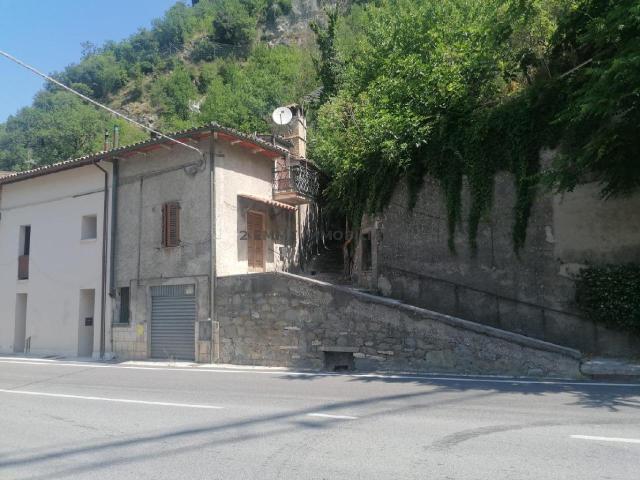 Villa Schiera in vendita a Porta Romana, Marche