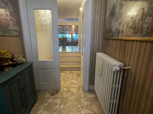 Villa Schiera in vendita a Santi Filippo e Giacomo, Marche