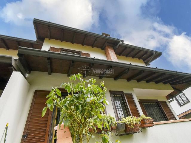 Villa Schiera in vendita a Cascina Bazzana, Assago
