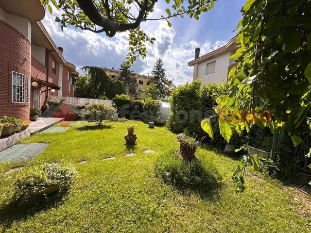 Villa Schiera in vendita a Avezzano, Abruzzo