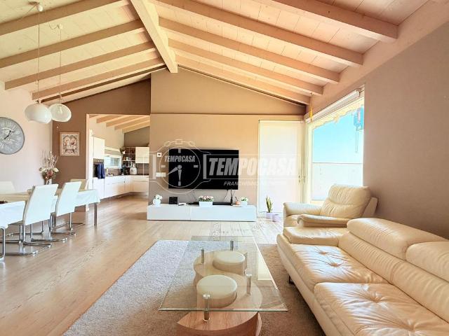 Villa Schiera in vendita a Poncarale, Lombardia