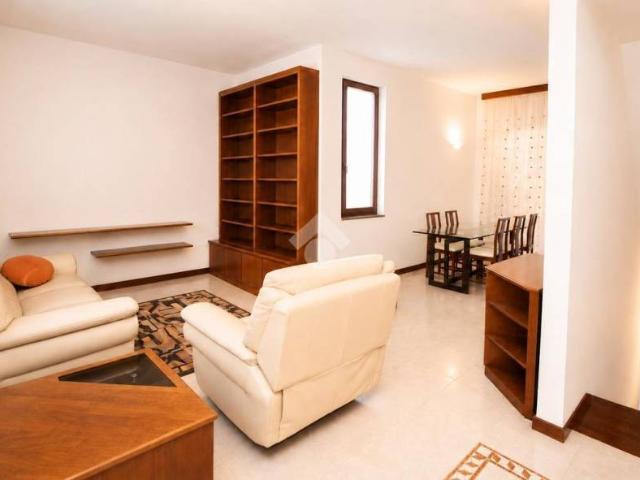 Villa Schiera in vendita a Milano 3, Basiglio