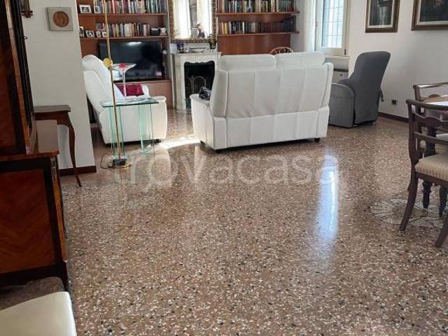 Villa Schiera in vendita a Santo Stefano, Bologna