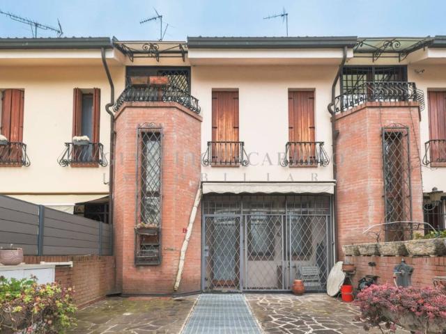 Villa Schiera in vendita a Quartiere Navile, Bologna