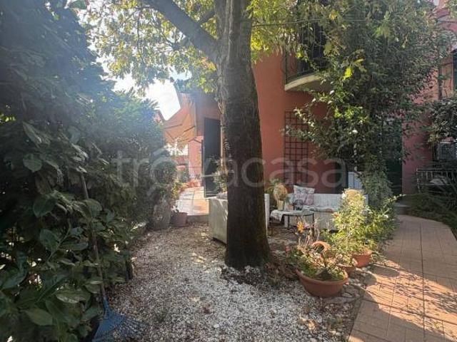 Villa Schiera in vendita a Boltiere, Bergamo