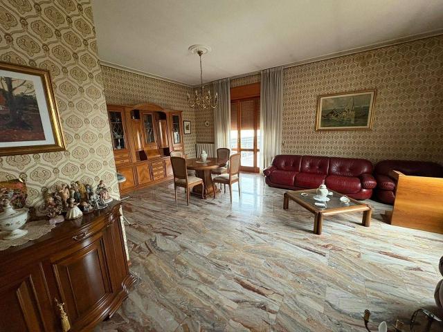 Villa Schiera in vendita a Borgonovo Val Tidone, Reggio Emilia