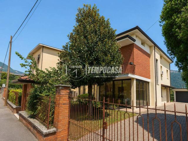 Villa Schiera in vendita a Sott'Acqua, Botticino