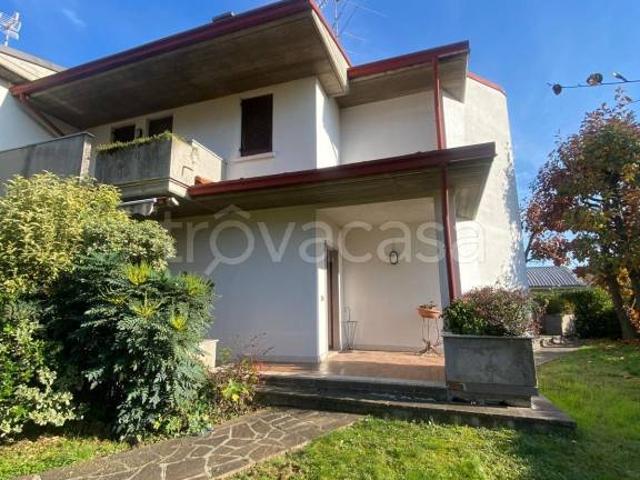 Villa Schiera in vendita a Botticino, Brescia