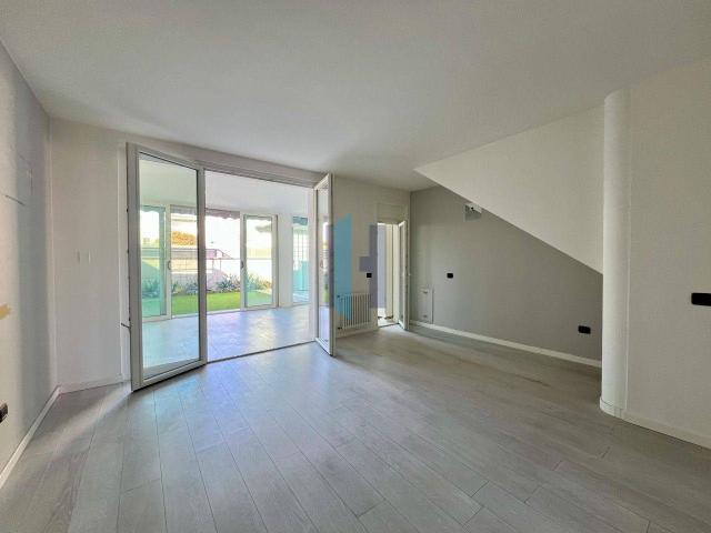 Villa Schiera in vendita a Zona Est, Brescia