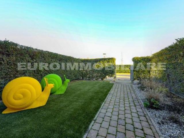 Villa Schiera in vendita a Zona Est, Brescia