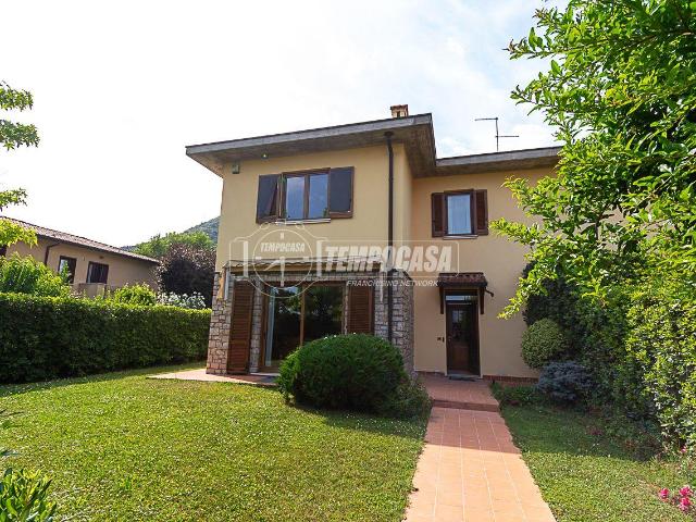 Villa Schiera in vendita a Zona Est, Brescia