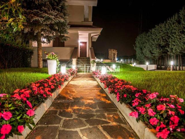 Villa Schiera in vendita a Moncucco, Brugherio